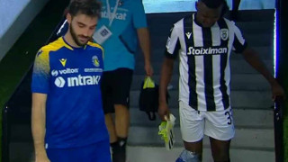 Αποχώρησε κουτσαίνοντας με δεμένο πόδι ο Σαμάτα (pics)