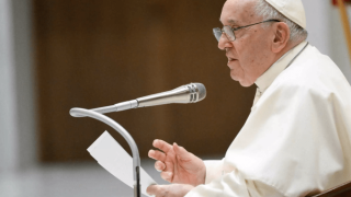 Πάπας Φραγκίσκος: Προσεύχομαι για τα θύματα των πυρκαγιών στην Ελλάδα