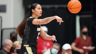 Πέινατ Τουιτέλε: Έβαλε τρίποντο σε κακοποίηση και αλκοόλ με τάιμ άουτ