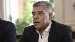 Άγριος καβγάς on air μεταξύ Αγοραστού-Καραμέρου: «Πήγες σε γιορτή χαλβά εν μέσω πλημμυρών» -«Είσαι τοξικός»