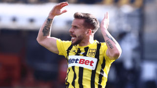 Περιμένει την αποδέσμευση του Λούκας Σάσα