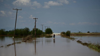 Κακοκαιρία Daniel: Μήνυμα 112 για εκκένωση χωριών στον Τύρναβο-Έσπασε ανάχωμα του Πηνειού