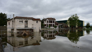 Καρδίτσα: «Είμαστε όλο το χωριό εγκλωβισμένοι σε μια καφετέρια»