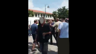 Τρίκαλα: Επίθεση κατά του υπουργού Δημήτρη Παπαστεργίου σε επίσκεψή του στα Μ. Καλύβια