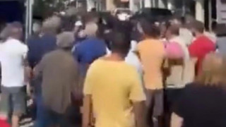 ΒΙΝΤΕΟ από την επίθεση στον Περιφερειάρχη Θεσσαλίας: «Καλά του κάνετε, έτσι θέλει»