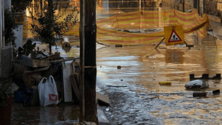 Λάρισα: Οι πλημμύρες φέρνουν πρόβλημα στο σιδηροδρομικό δίκτυο και δυσοσμία