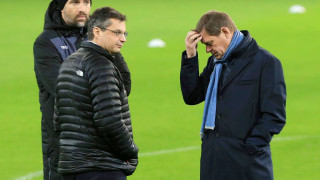 Mια χαρά ξημερώνει  και με πολλά κοκόρια