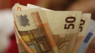 Πληρώνεται σήμερα το «μπόνους» των 300 ευρώ σε χιλιάδες ανέργους ΔΥΠΑ