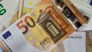 Ελάχιστο Εγγυημένο Εισόδημα: Ποιοι πρέπει να κάνουν άμεσα αίτηση για προπληρωμένη κάρτα και να πληρωθούν