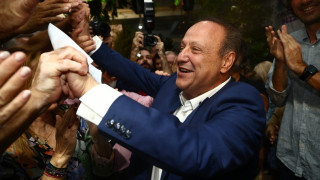 Δήμος Θεσσαλονίκης: Αποθέωση για τον Στέλιο Αγγελούδη-Πανηγυρισμοί στο εκλογικό του κέντρο