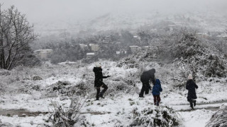 Τέλος η καλοκαιρία: Τα Μερομήνια «βλέπουν» τσουχτερό κρύο και χιόνια