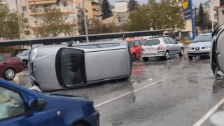 Ξάνθη: Οι ισχυροί άνεμοι αναποδογύρισαν μέχρι και αυτοκίνητα