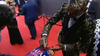 Ψηφίζει Μπάρτσα ο Πογκμπά!