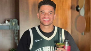 Ο Τάισον με φανέλα του Γιάννη Αντετοκούνμπο