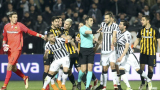 Ο Κομίνης; Και ξύνει πληγές, ξύνεται και σε γκλίτσες…