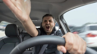 Έρχεται πρόωρο… χαράτσι για εκατομμύρια οδηγούς