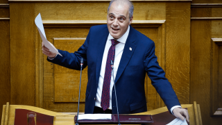 Μέχρι τη Βουλή έφτασε το θέμα με τη φούστα στο Fame Story