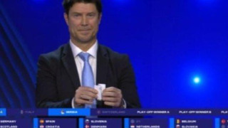 Φαρσέρ του YouTube ανέλαβε την ευθύνη για τα... βογγητά στην κλήρωση του EURO (vid)