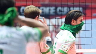 Ολυμπιακός-Παναθηναϊκός: Κινδυνεύει σοβαρά η ζωή του αστυνομικού που τραυματίστηκε στα επεισόδια