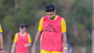 Ήρθαν και… δεν ακούμπησαν