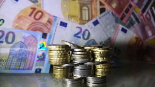 Γιατί η Κεντρική Τράπεζα της Ολλανδίας καλεί τους πολίτες να «κρατήσουν τα λεφτά στο στρώμα»