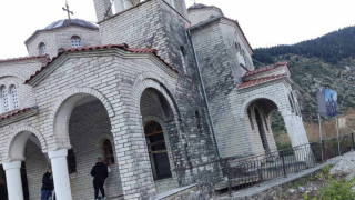 Ροποτό Τρικάλων: Οδοιπορικό στην εκκλησία που γέρνει