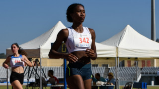 Βεατρίκη Ντούγκου: Το σπριντ της ιατρικής, ο ρατσισμός και ένα καναρίνι