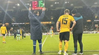 Αγγλία: Φίλαθλος των Γουλβς αντικατέστησε τον τέταρτο διαιτητή στην παράταση του αγώνα κυπέλλου με την Μπρέντφορντ