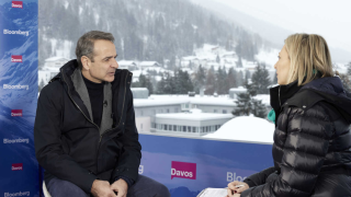 Με γρίπη Η1Ν1 επέστρεψε ο Κυριάκος Μητσοτάκης από το Νταβός