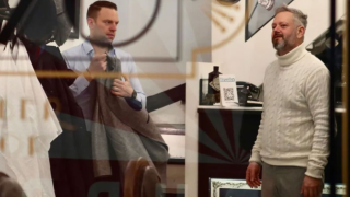 Κουρεύτηκε «μπόμπα» ο Κασσελάκης... πολλοί αναρωτιούνται αν μπαίνει στον στρατό