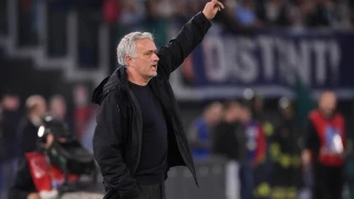 Μαθαίνει Γερμανικά ο Ζοζέ Μουρίνιο και στο τέλος... γλυκοκοιτάζει την Μπάγερν