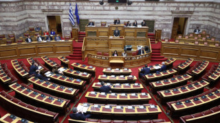 Μετρούν τα «Όχι» για τα ομόφυλα ζευγάρια: Αυτοί είναι οι βουλευτές που θα καταψηφίσουν ή θα απέχουν