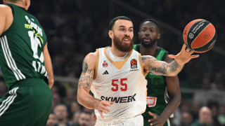 Παραμένει στη Μονακό ο Τζέιμς