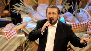 Ο αποχαιρετισμός του Λαζόπουλου στον Παντελή Παντελίδη