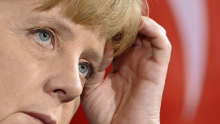 Η Μέρκελ «βλέπει» χάος στην Ελλάδα και κίνδυνο για το ευρώ