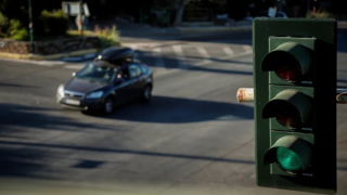 Έρχονται φανάρια με 4 χρώματα κυκλοφορίας, ποια οχήματα θα αφορά το λευκό