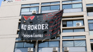 Ανακατάληψη της νομικής σχολής του ΑΠΘ παρά την επέμβαση των ΜΑΤ