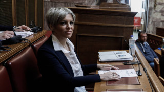 Σοφία Νικολάου: Άφησαν χειροβομβίδα έξω από το σπίτι της-Τι καταγγέλλει