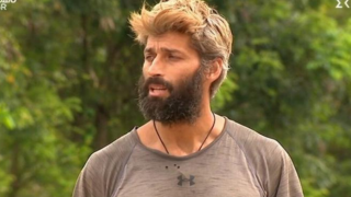 Survivor: Ο Αλέξης Παπάς «βάζει φωτιά» στην ομάδα του και το...αγώνισμα ασυλίας