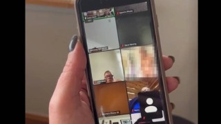 Γυμνάστρια εμφανίστηκε γυμνή σε live μετάδοση κηδείας