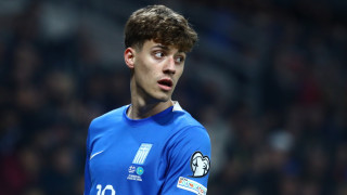 Τρέλα για τον Κωνσταντέλια από τους πιτσιρικάδες στην «OPAP Arena»