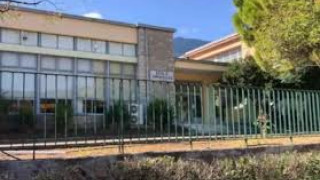 Άμφισσα: Πυρκαγιά σε ΕΠΑΛ - Στο νοσοκομείο προληπτικά 10 άτομα