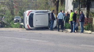 Βέροια: Όχημα προσέκρουσε σε στάση λεωφορείου - Δυο νεκροί