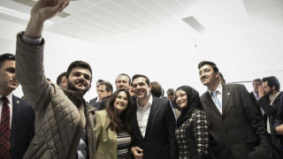 Τα λόγια του Τσίπρα στον καλλιτέχνη που έπαιξε μπουζούκι στη Σμύρνη