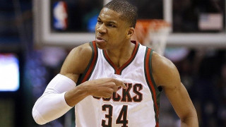 Double - double ο Γιάννης, νίκη για Μπακς! (videos)