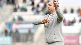 Φαρσοκωμωδία η στήριξη, φαρσοκωμωδία η απόλυση του Τούντορ!