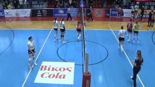 Επεισόδια σε αγώνα βόλεϊ γυναικών: Ανέβηκαν στην εξέδρα βολεϊμπολίστριες να χωρίσουν τους εμπλεκόμενους