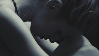 Νεαρή κατήγγειλε γιο τοπικού άρχοντα για κακοποίηση και revenge porn