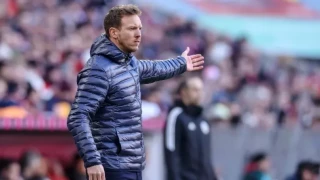 Ο Νάγκελσμαν πρέπει να πάρει την απόφαση μεταξύ της Μπάγερν και Εθνική Γερμανίας