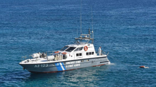 Χαλκιδική: Προσάραξη θαλαμηγού σε βράχια